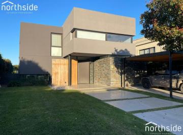 Casa · 280m² · 5 Ambientes · 2 Cocheras · Casa en Venta en B° Lagos del Norte
