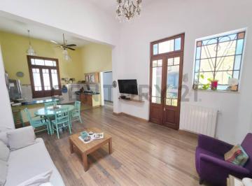 Casa · 160m² · 5 Ambientes · Venta Casa Sobre Lote Propio de Cinco Ambientes en Colegiales