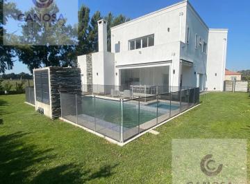 Casa · 240m² · 6 Ambientes · 3 Cocheras · Venta Hermosa Casa en El Rebenque
