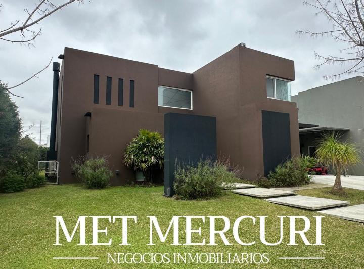 Casa · 198m² · 4 Ambientes · 3 Cocheras