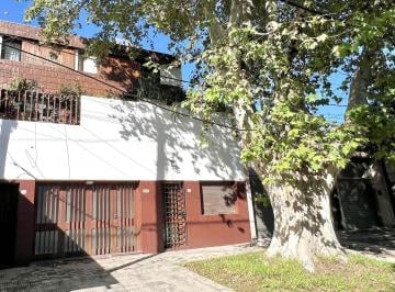 Casa · 185m² · 3 Dormitorios · 1 Cochera · Casa en Garay Al 2700