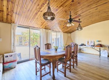 Casa · 109m² · 4 Ambientes · 1 Cochera · Venta Casa 4 Ambientes con Patio y Quincho en Parque Avellaneda