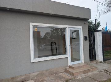 Local comercial de 1 ambiente, Funes · Hermoso Local en Alquiler en Zona Centro Funes