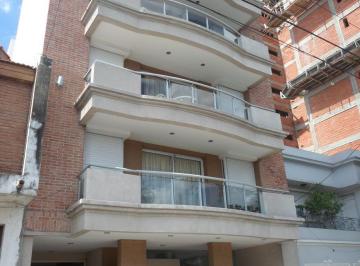 Departamento de 3 ambientes, La Plata · 13 (33 y 34) Semipiso de Categoría Al Frente C/ Balcón $650.000