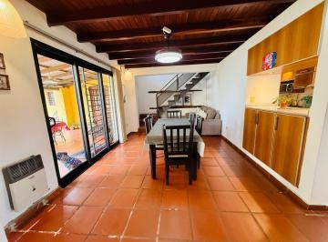 Casa · 233m² · 3 Ambientes · 2 Cocheras · Casa en Venta Granja de Funes - 3 Dorm. - Pileta - Quincho