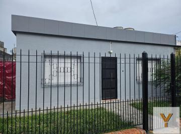 Casa · 100m² · 3 Ambientes · Casa en Venta - 2 Dorm. 1 Baño - Ezpeleta