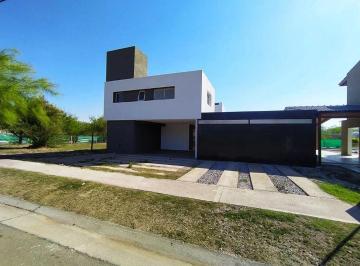 Casa de 8 ambientes, Mendiolaza · Venta Casa 3 Dorm. en Mendiolaza