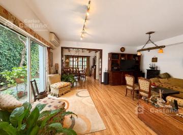 Casa · 236m² · 6 Ambientes · 4 Cocheras · Chalet de Estilo y Categoría en Vicente López