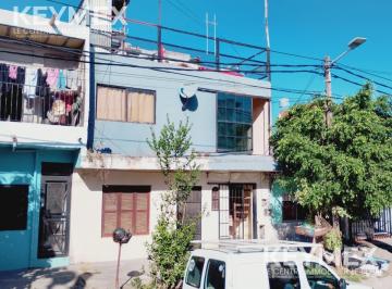 Casa · 52m² · 9 Ambientes · Venta de Casa en Villa Celina de 9 Ambientes Para Seguir Construyendo