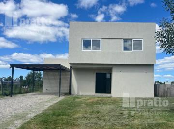 Casa · 209m² · 5 Ambientes · 2 Cocheras · Casa en Venta de 4 Dorm. en El Cantón Islas