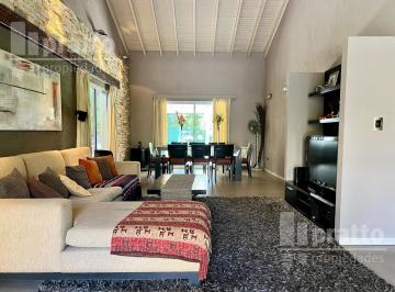 Casa · 161m² · 4 Ambientes · 2 Cocheras · Casa en Venta de 3 Dorm. en El Jacaranda