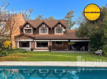 Casa · 285m² · 5 Ambientes · 3 Cocheras · Casa en Venta de 3 Dorm. Escritorio en Camino Real
