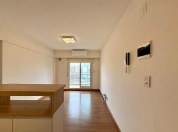 Comedor · Alquiler Departamento de 1 Dormitorio con Balcón Al Frente en Echesortu