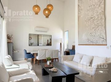 Casa · 175m² · 5 Ambientes · 5 Cocheras · Excelente Casa en San Gabriel Sobre Lote Interno.