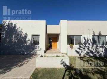 Casa · 165m² · 5 Ambientes · 1 Cochera · Casa en Venta de 3 Dorm. en El Cantón Puerto Escobar