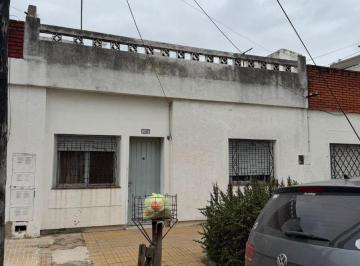 Casa de 4 ambientes, Lanús · Casa de 61 m² con 2 Habitaciones en Venta en Lanús Este
