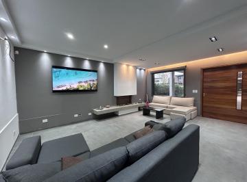 Casa · 253m² · 10 Ambientes · 2 Cocheras · Casa en Venta 3 Dorm. con Pileta en San Eduardo, Rosario