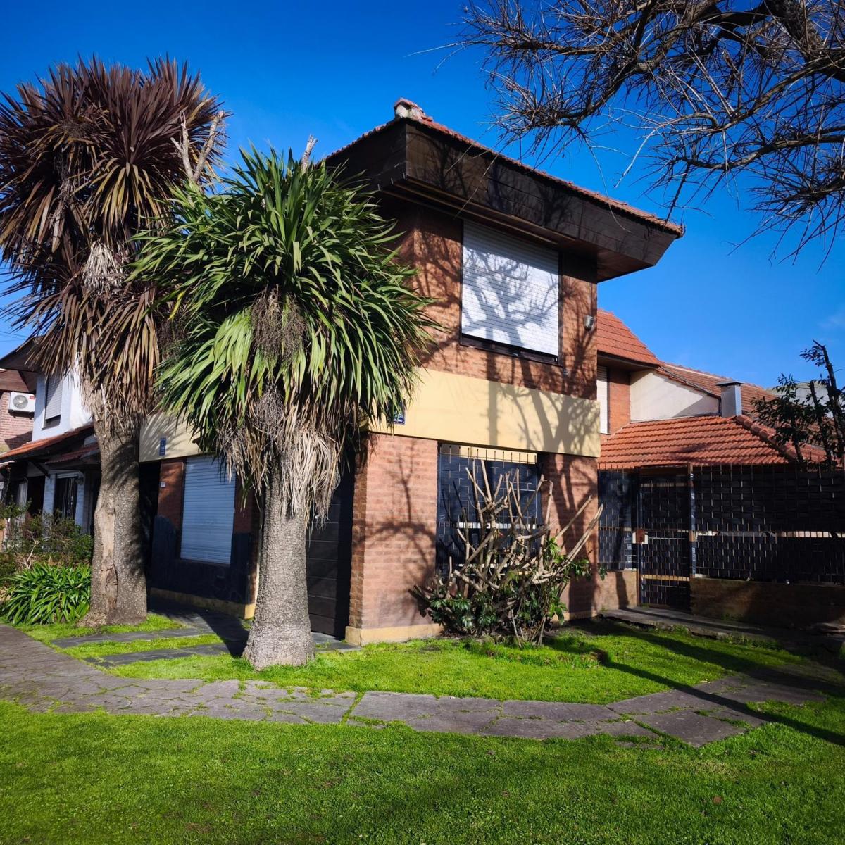 Alquiler de dúplex 5 amb, 177m² en Villa Primera con cochera