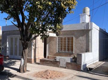 Casa de 5 ambientes, Córdoba · Alquilo Casa de 2 Domitorios en Calle Gaona 1194
