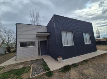 Casa · 600m² · 3 Ambientes · 1 Cochera · Alquilo Casa 2 Dorm, Stefenelli, General Roca