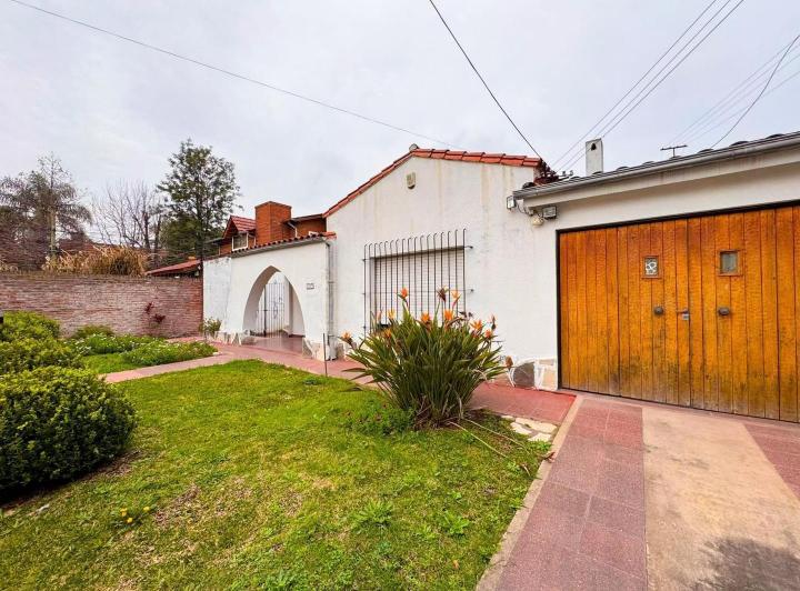 Casa · 170m² · 4 Ambientes · 2 Cocheras