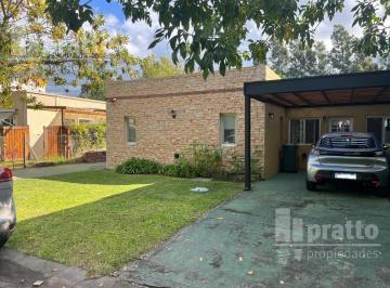 Casa · 150m² · 4 Ambientes · Linda Casa Desarrollada en Una Planta con Excelente Lote