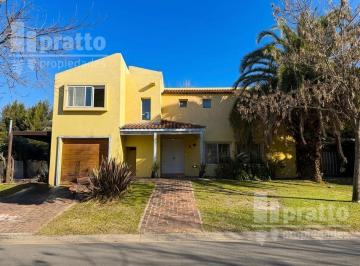 Casa · 220m² · 4 Ambientes · 2 Cocheras · Vn - San Isidro Labrador - Casa en Venta y Alquiler