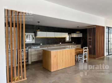 Casa · 200m² · 5 Ambientes · 1 Cochera · Casa en Venta de 3 Dorm. en San Matias Escobar