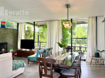 Casa · 210m² · 4 Ambientes · Casa en Venta de 3 Dorm. en Las Tipas