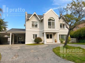 Casa · 250m² · 6 Ambientes · 3 Cocheras · Casa en Venta Barrio Septiembre