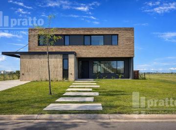 Casa · 288m² · 5 Ambientes · 2 Cocheras · Casa en Amarras