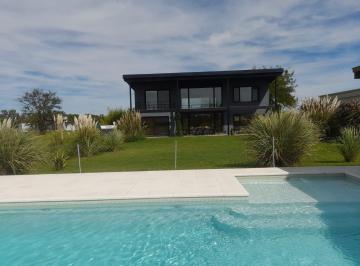 Casa · 172m² · 4 Ambientes · 2 Cocheras · Casa de 4 Ambientes en Alquiler Anual en Medal Country Club, Pilar. Gba Norte