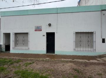 Casa de 3 ambientes, La Plata · Casa en PH 132 E/60 y 61 Los Hornos - 2 Dorm. y Patio