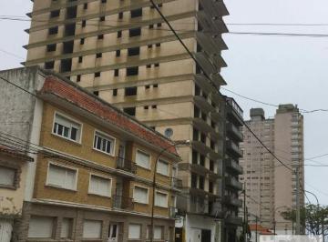 Edificio · 4692m² · 8 Cocheras · Edificio Emprendimiento en Venta - 599,96 m² - Miramar