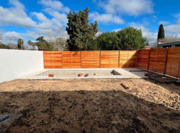 Casa · 110m² · 4 Ambientes · 2 Cocheras · Casa a Estrenar con Parque Pileta y Cochera