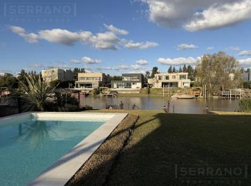 Casa · 300m² · 6 Ambientes · 4 Cocheras · Venta Casa de 6 Ambientes con Pileta, Muelle Propio y Salida Al Río Luján en San Marco, Villanueva