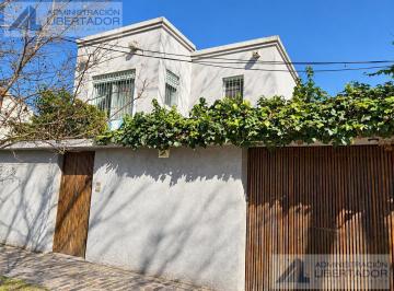 Casa · 245m² · 7 Ambientes · 2 Cocheras · Casa en Beccar Residencial