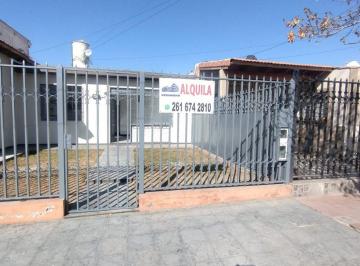 Casa de 4 ambientes, Villa Nueva · Alquiler Casa en Barrio Unimev