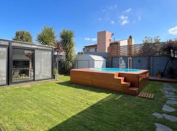 Casa · 145m² · 4 Ambientes · 3 Cocheras · Casas en Venta La Plata 3 Dormitorio Parque Pileta