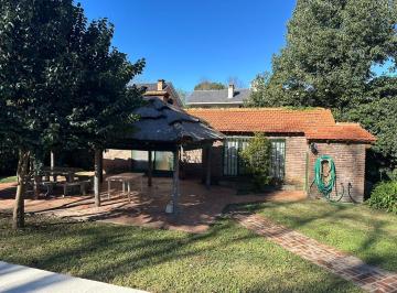 Casa · 650m² · 1 Ambiente · Casita en Venta con Quincho y Pileta en El Barrio Mapuche, Pilar, Gba Norte