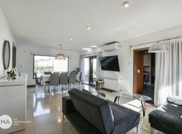 Casa · 172m² · 6 Ambientes · 2 Cocheras · Casa 3 Dorm. - San Luis 1000 - Barrio Don Juan - Funes | Venta