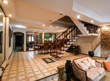 Casa · 213m² · 6 Ambientes · 2 Cocheras · Venta | Casa 4 Dorm. - Ituzaingó 1300 - Abasto Rosario