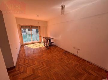 Departamento · 70m² · 4 Ambientes · 1 Cochera · Depto de 4 Amb. con Cochera - San Martin Centro