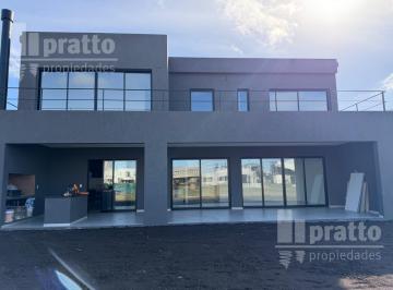 Casa · 327m² · 6 Ambientes · 3 Cocheras · Casa en Puertos del Lago