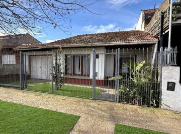 Casa · 106m² · 4 Ambientes · Casa de 4 Amb en Venta Barrio El Progreso C Jardín