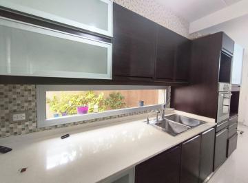 PH · 160m² · 7 Ambientes · PH en Caseros