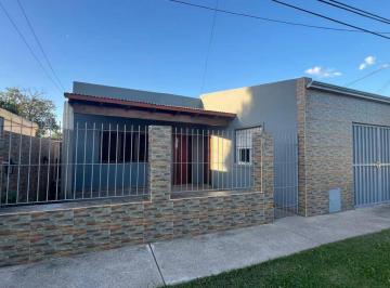 Casa · 137m² · 5 Ambientes · 1 Cochera · Casa en Venta - 3 Dorm. 2 Baños - Mercedes