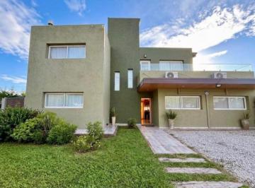 Foto · Venta Moderna Casa en Country Las Corzuelas