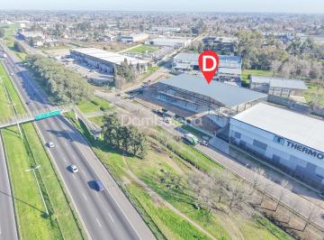 Local comercial · 2600m² · Local 01 en Alquiler, Paso del Rey, Moreno
