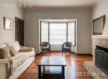 Casa · 214m² · 3 Dormitorios · 1 Cochera · Muy Linda Casa en Venta en Las Lomas de San Isidro.